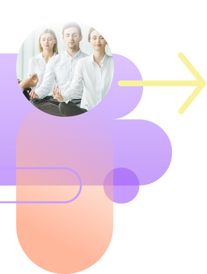 Séance de yoga au bureau d'une groupe de salariés pour la relaxation, la respiration Pleine Conscience.